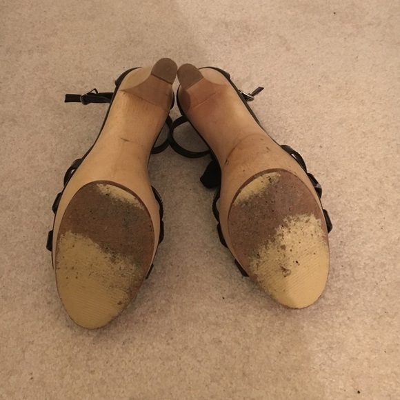 Wooden heels with fabric embellishment - Picture 6 of 8